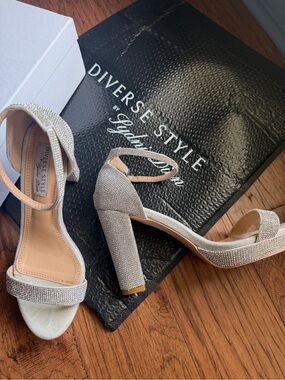 Diverse Style Rhinestone heel